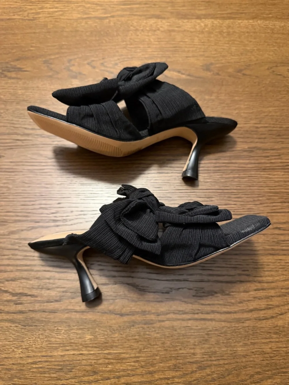 NWB ANTONIO MELANI Ophelia Fabric Black Bow Mules Sandals Size 8 - Picture 4 of 7